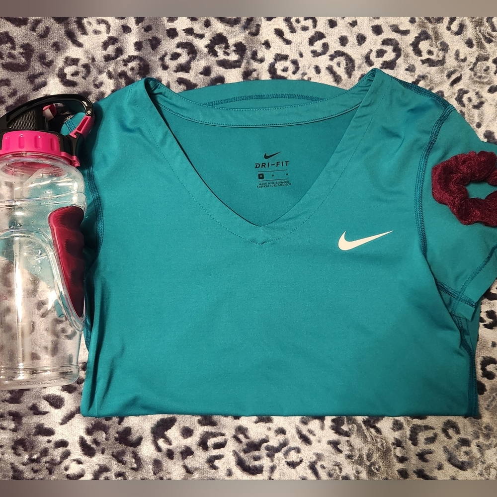 Nike Dri-fit shirt size Medium
